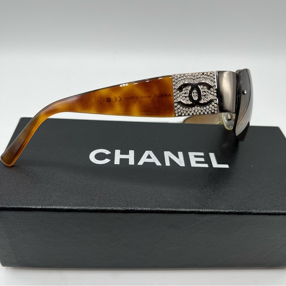 Chanel Crystal CC Logo Sunglasses 4117 B Tortoise Shell Brown - Picture 3 of 9